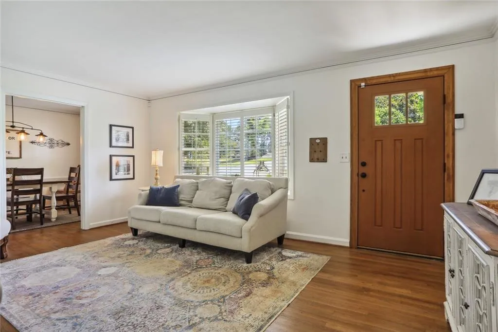 174 Johnson Ferry Road Nw, Atlanta, Georgia 30328, 3 Bedrooms Bedrooms, ,2 BathroomsBathrooms,Residential,Sold,174 Johnson Ferry Road Nw,7066072
