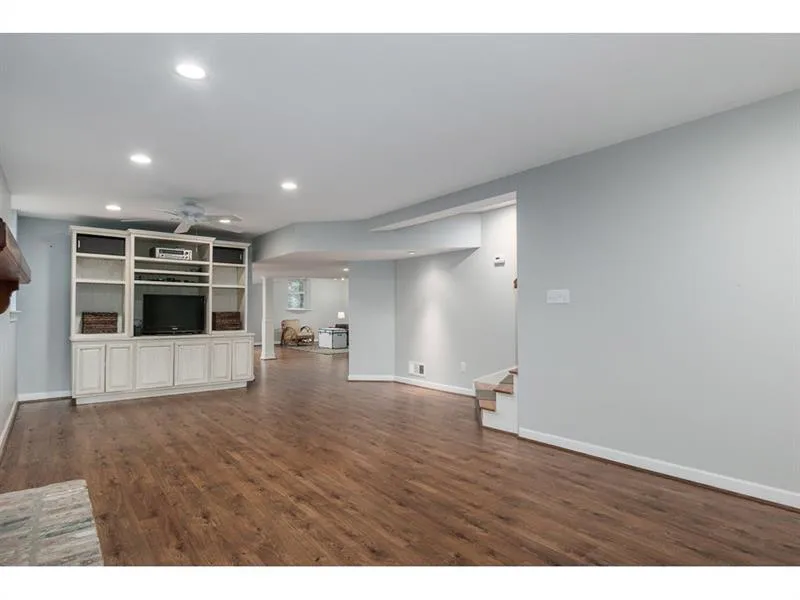 6150 River Shore Parkway, Atlanta, Georgia 30328, 4 Bedrooms Bedrooms, ,3 BathroomsBathrooms,Residential,Sold,6150 River Shore Parkway,6646508