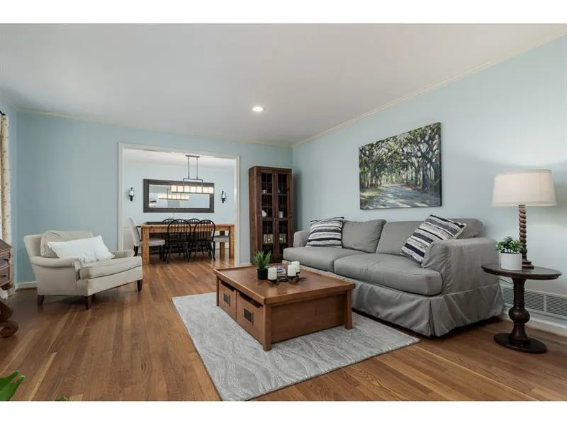 6150 River Shore Parkway, Atlanta, Georgia 30328, 4 Bedrooms Bedrooms, ,3 BathroomsBathrooms,Residential,Sold,6150 River Shore Parkway,6646508