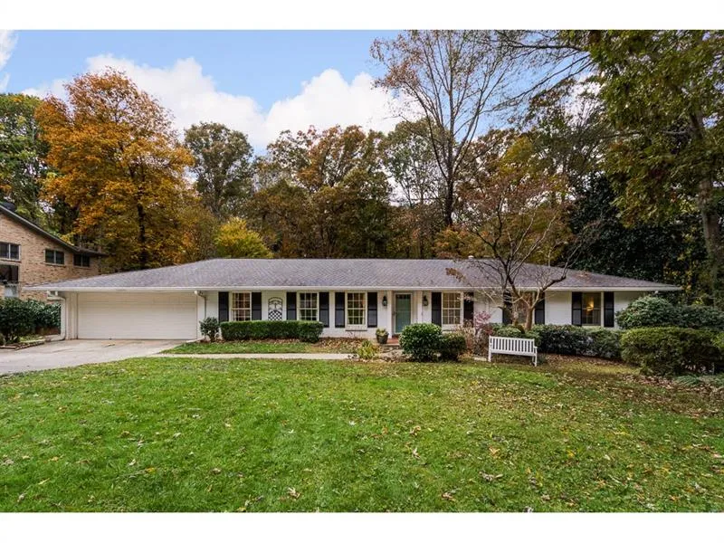 6150 River Shore Parkway, Atlanta, Georgia 30328, 4 Bedrooms Bedrooms, ,3 BathroomsBathrooms,Residential,Sold,6150 River Shore Parkway,6646508