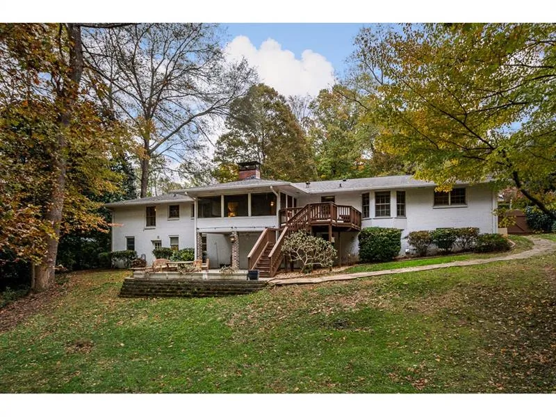 6150 River Shore Parkway, Atlanta, Georgia 30328, 4 Bedrooms Bedrooms, ,3 BathroomsBathrooms,Residential,Sold,6150 River Shore Parkway,6646508