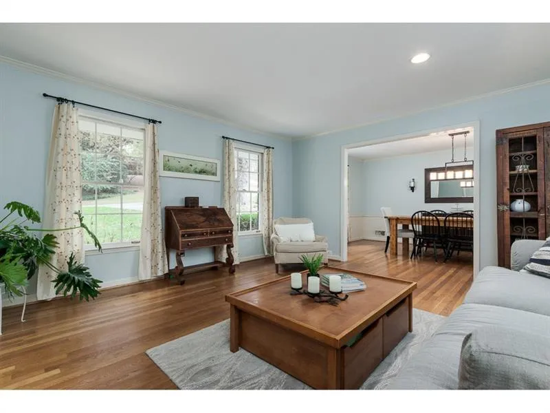6150 River Shore Parkway, Atlanta, Georgia 30328, 4 Bedrooms Bedrooms, ,3 BathroomsBathrooms,Residential,Sold,6150 River Shore Parkway,6646508