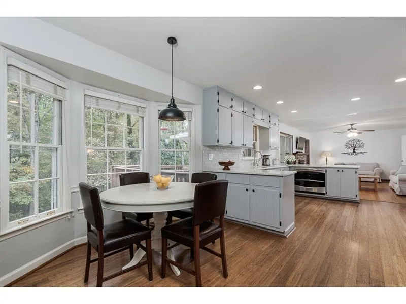 6150 River Shore Parkway, Atlanta, Georgia 30328, 4 Bedrooms Bedrooms, ,3 BathroomsBathrooms,Residential,Sold,6150 River Shore Parkway,6646508