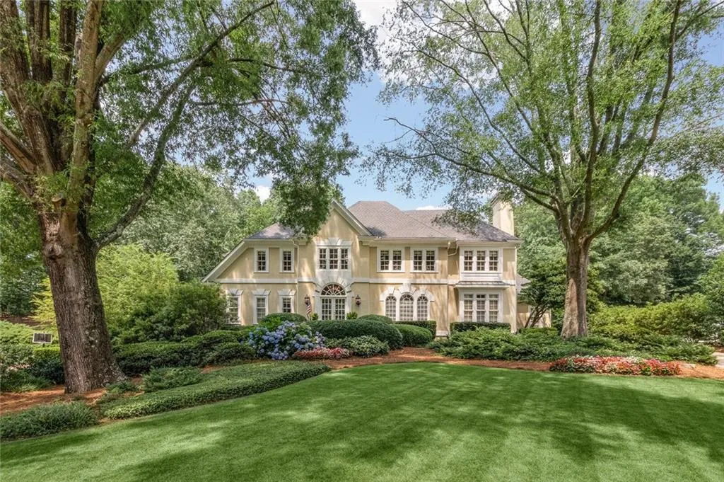 130 N Devereux Court Nw, Sandy Springs, Georgia 30327, 5 Bedrooms Bedrooms, ,4 BathroomsBathrooms,Residential,Sold,130 N Devereux Court Nw,6913649