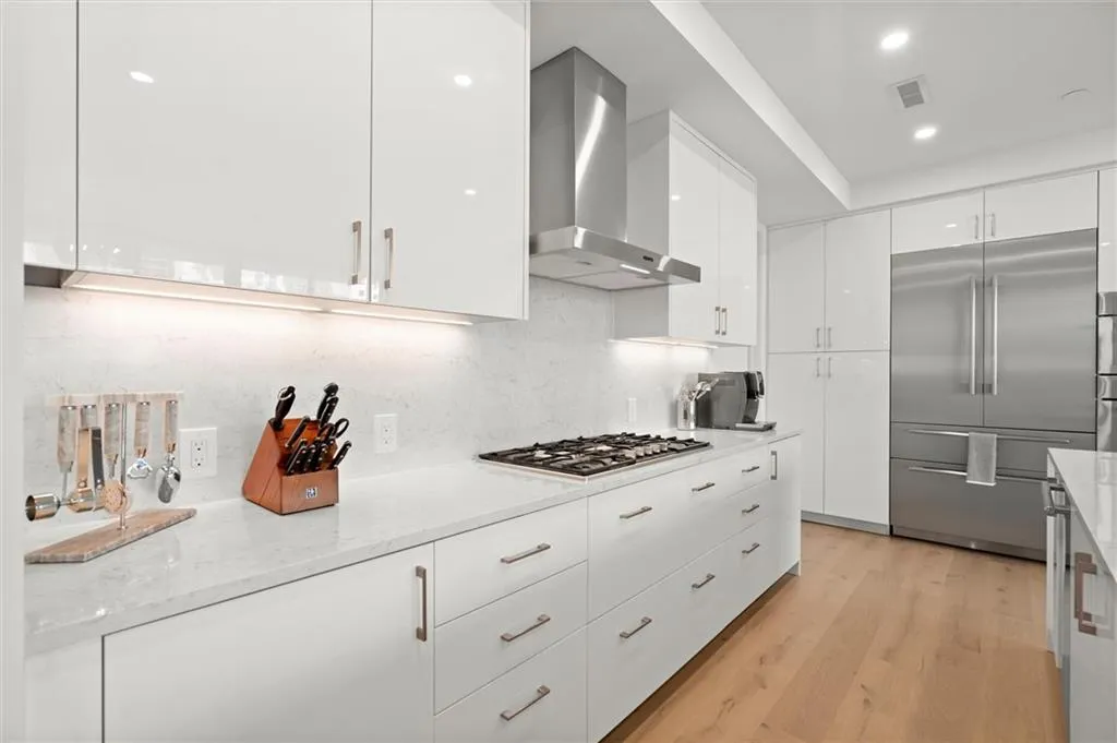 2425 Peachtree Road Ne Unit 502, Atlanta, Georgia 30305, 2 Bedrooms Bedrooms, 0 ,3 BathroomsBathrooms,Residential,For Sale,2425 Peachtree Road Ne Unit 502,7761501