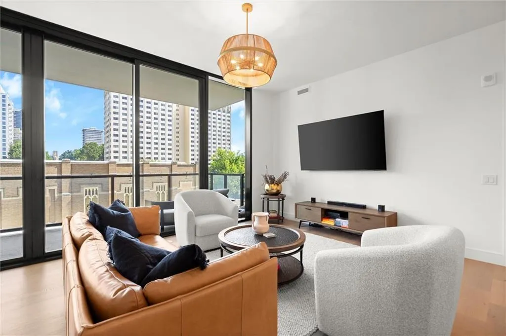 2425 Peachtree Road Ne Unit 502, Atlanta, Georgia 30305, 2 Bedrooms Bedrooms, 0 ,3 BathroomsBathrooms,Residential,For Sale,2425 Peachtree Road Ne Unit 502,7761501