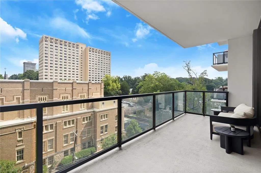 2425 Peachtree Road Ne Unit 502, Atlanta, Georgia 30305, 2 Bedrooms Bedrooms, 0 ,3 BathroomsBathrooms,Residential,For Sale,2425 Peachtree Road Ne Unit 502,7761501