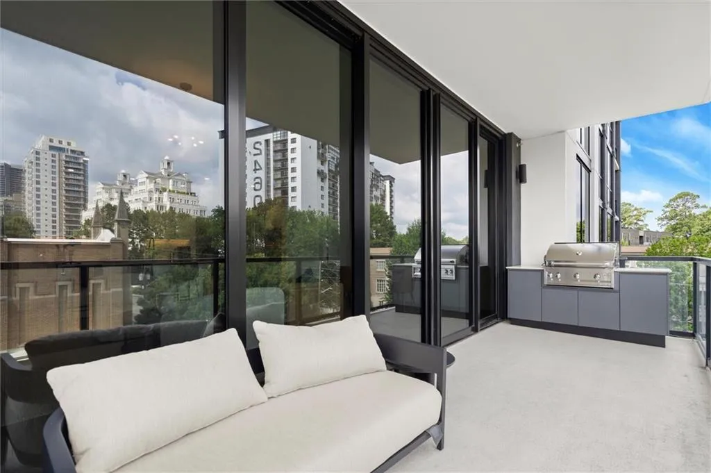 2425 Peachtree Road Ne Unit 502, Atlanta, Georgia 30305, 2 Bedrooms Bedrooms, 0 ,3 BathroomsBathrooms,Residential,For Sale,2425 Peachtree Road Ne Unit 502,7761501