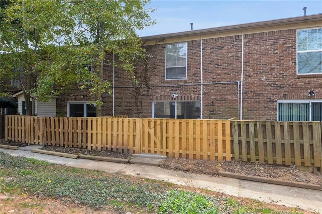 5550 Kingsport Drive, Sandy Springs, Georgia 30342, 2 Bedrooms Bedrooms, ,1 BathroomBathrooms,Residential,Sold,5550 Kingsport Drive,6859683