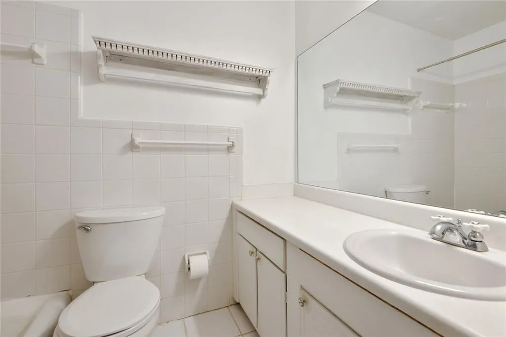 5550 Kingsport Drive, Sandy Springs, Georgia 30342, 2 Bedrooms Bedrooms, ,1 BathroomBathrooms,Residential,Sold,5550 Kingsport Drive,6859683