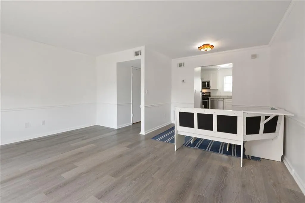 5550 Kingsport Drive, Sandy Springs, Georgia 30342, 2 Bedrooms Bedrooms, ,1 BathroomBathrooms,Residential,Sold,5550 Kingsport Drive,6859683