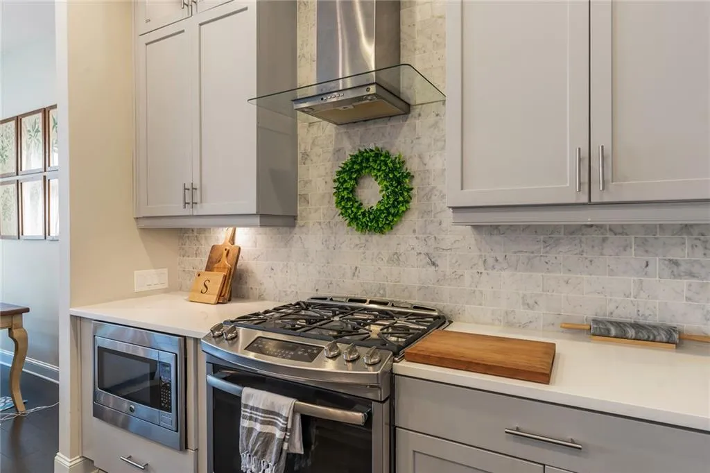 4149 Township Parkway, Atlanta, Georgia 30342, 3 Bedrooms Bedrooms, ,3 BathroomsBathrooms,Residential,Sold,4149 Township Parkway,6753268