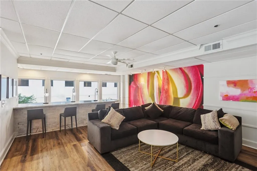 275 13th Street Ne Unit 312, Atlanta, Georgia 30309, 2 Bedrooms Bedrooms, ,2 BathroomsBathrooms,Residential,For Sale,275 13th Street Ne Unit 312,7628081