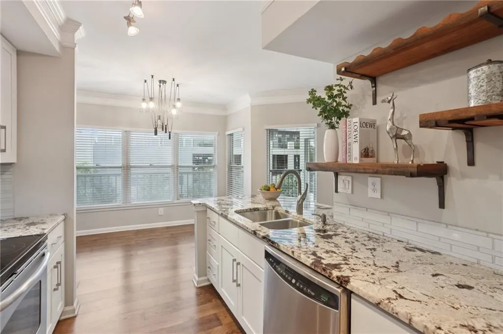 275 13th Street Ne Unit 312, Atlanta, Georgia 30309, 2 Bedrooms Bedrooms, ,2 BathroomsBathrooms,Residential,For Sale,275 13th Street Ne Unit 312,7628081