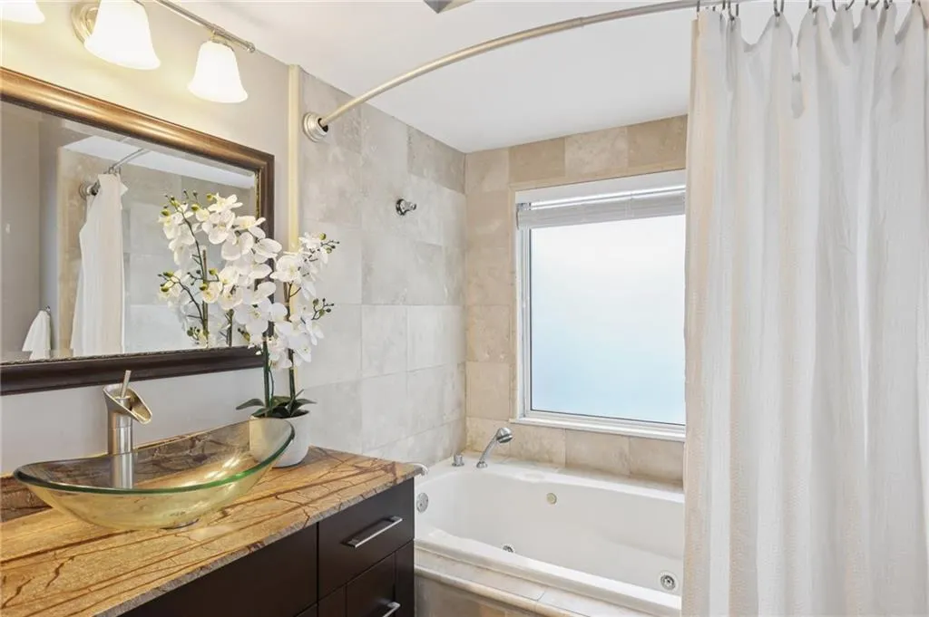 275 13th Street Ne Unit 312, Atlanta, Georgia 30309, 2 Bedrooms Bedrooms, ,2 BathroomsBathrooms,Residential,For Sale,275 13th Street Ne Unit 312,7628081
