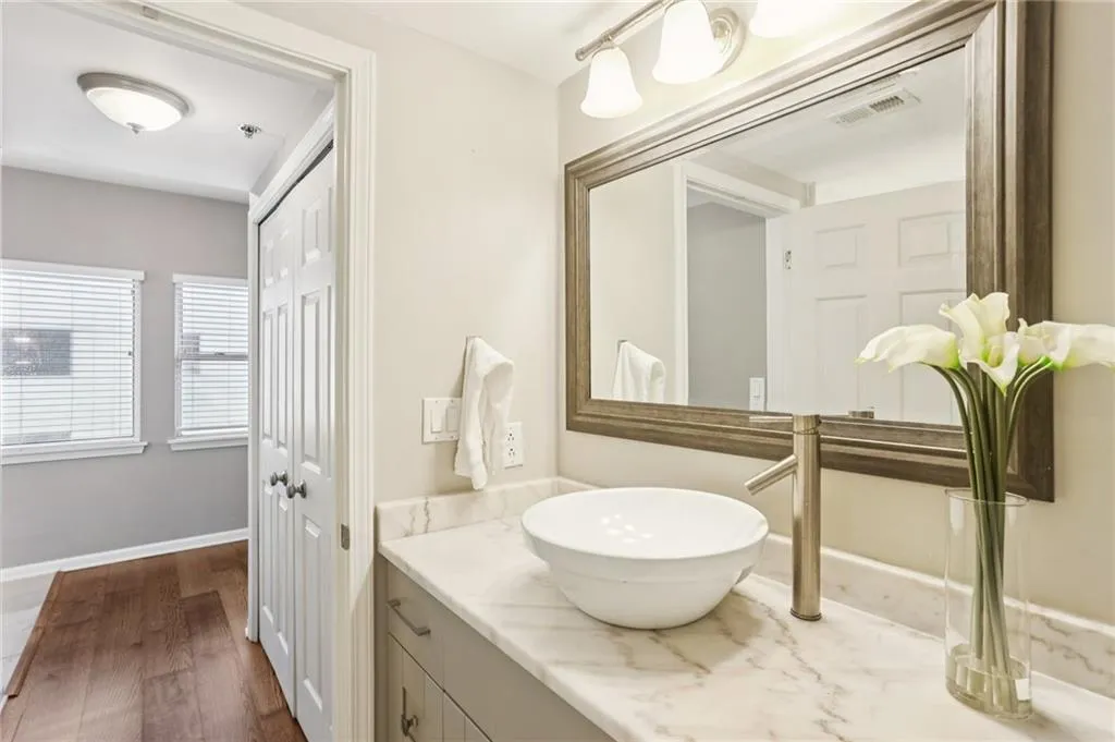 275 13th Street Ne Unit 312, Atlanta, Georgia 30309, 2 Bedrooms Bedrooms, ,2 BathroomsBathrooms,Residential,For Sale,275 13th Street Ne Unit 312,7628081