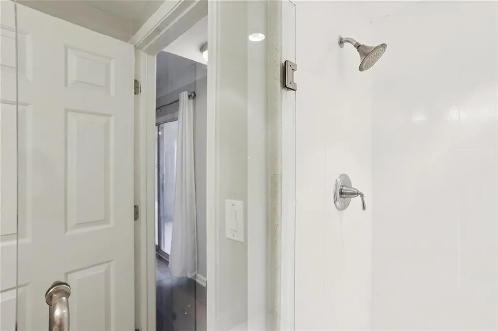 275 13th Street Ne Unit 312, Atlanta, Georgia 30309, 2 Bedrooms Bedrooms, ,2 BathroomsBathrooms,Residential,For Sale,275 13th Street Ne Unit 312,7628081