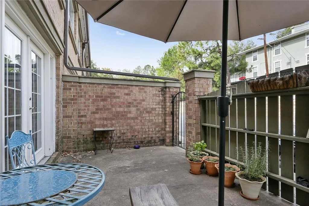 6980 Roswell Road Unit J8, Atlanta, Georgia 30328, 2 Bedrooms Bedrooms, ,1 BathroomBathrooms,Residential,Sold,6980 Roswell Road Unit J8,5772444