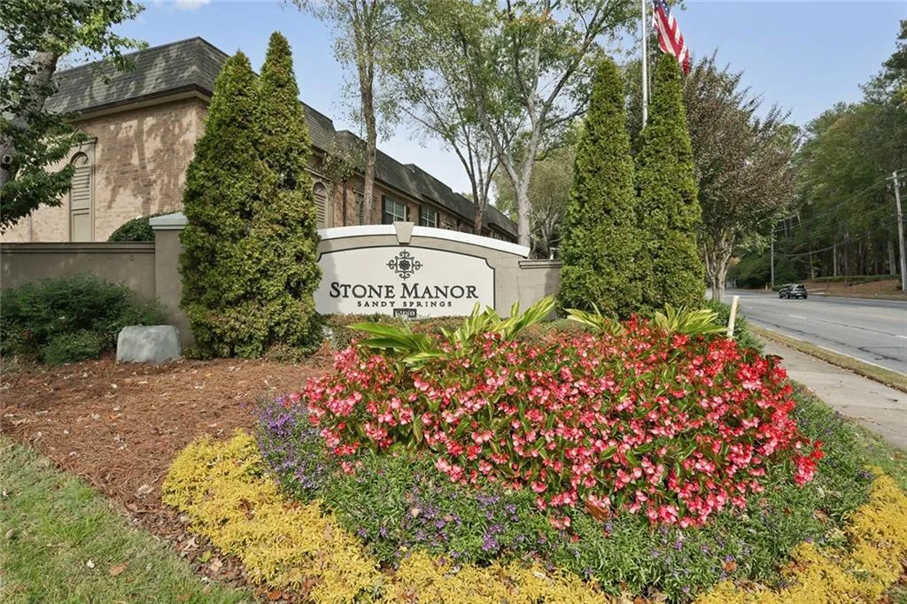 6980 Roswell Road Unit J8, Atlanta, Georgia 30328, 2 Bedrooms Bedrooms, ,1 BathroomBathrooms,Residential,Sold,6980 Roswell Road Unit J8,5772444