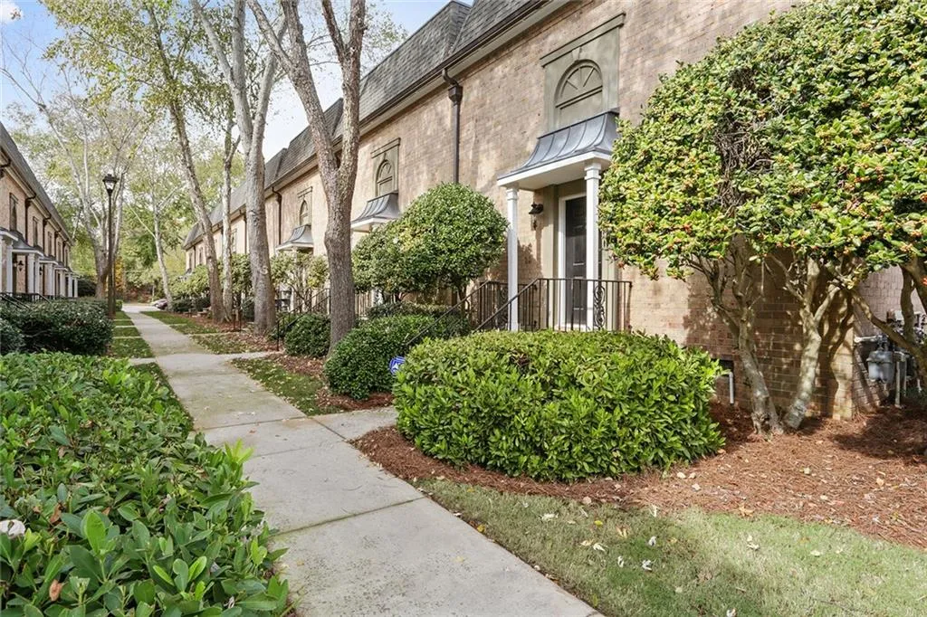 6980 Roswell Road Unit J8, Atlanta, Georgia 30328, 2 Bedrooms Bedrooms, ,1 BathroomBathrooms,Residential,Sold,6980 Roswell Road Unit J8,5772444