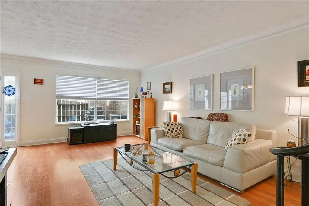 6980 Roswell Road Unit J8, Atlanta, Georgia 30328, 2 Bedrooms Bedrooms, ,1 BathroomBathrooms,Residential,Sold,6980 Roswell Road Unit J8,5772444