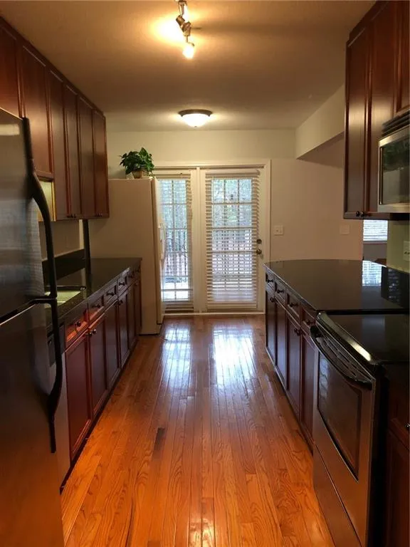 750 Dalrymple Road Unit F2, Atlanta, Georgia 30328, 4 Bedrooms Bedrooms, ,2 BathroomsBathrooms,Residential,Sold,750 Dalrymple Road Unit F2,6684449