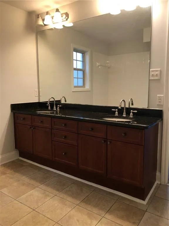 750 Dalrymple Road Unit F2, Atlanta, Georgia 30328, 4 Bedrooms Bedrooms, ,2 BathroomsBathrooms,Residential,Sold,750 Dalrymple Road Unit F2,6684449