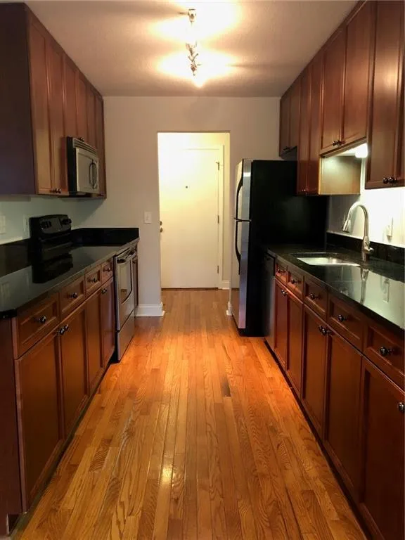 750 Dalrymple Road Unit F2, Atlanta, Georgia 30328, 4 Bedrooms Bedrooms, ,2 BathroomsBathrooms,Residential,Sold,750 Dalrymple Road Unit F2,6684449