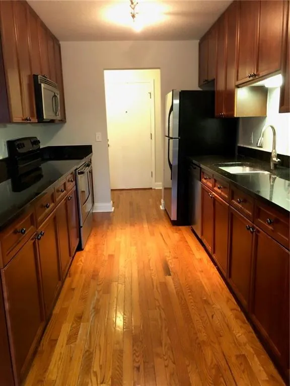 750 Dalrymple Road Unit F2, Atlanta, Georgia 30328, 4 Bedrooms Bedrooms, ,2 BathroomsBathrooms,Residential,Sold,750 Dalrymple Road Unit F2,6684449