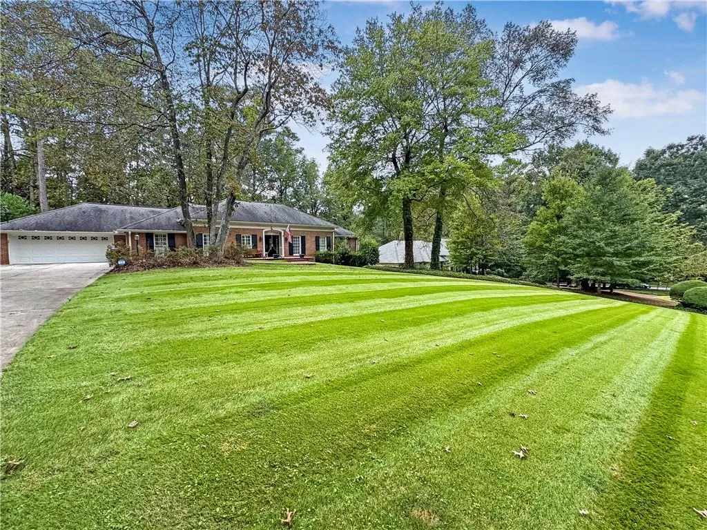 5735 Riverwood Drive, Atlanta, Georgia 30328, 4 Bedrooms Bedrooms, ,3 BathroomsBathrooms,Residential,For Sale,5735 Riverwood Drive,7656382