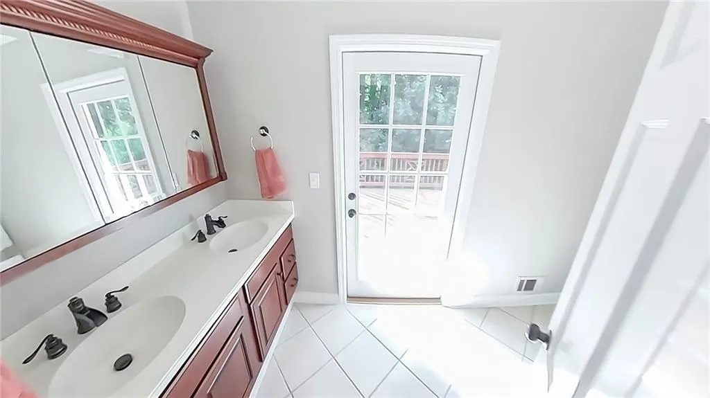 5735 Riverwood Drive, Atlanta, Georgia 30328, 4 Bedrooms Bedrooms, ,3 BathroomsBathrooms,Residential,For Sale,5735 Riverwood Drive,7656382