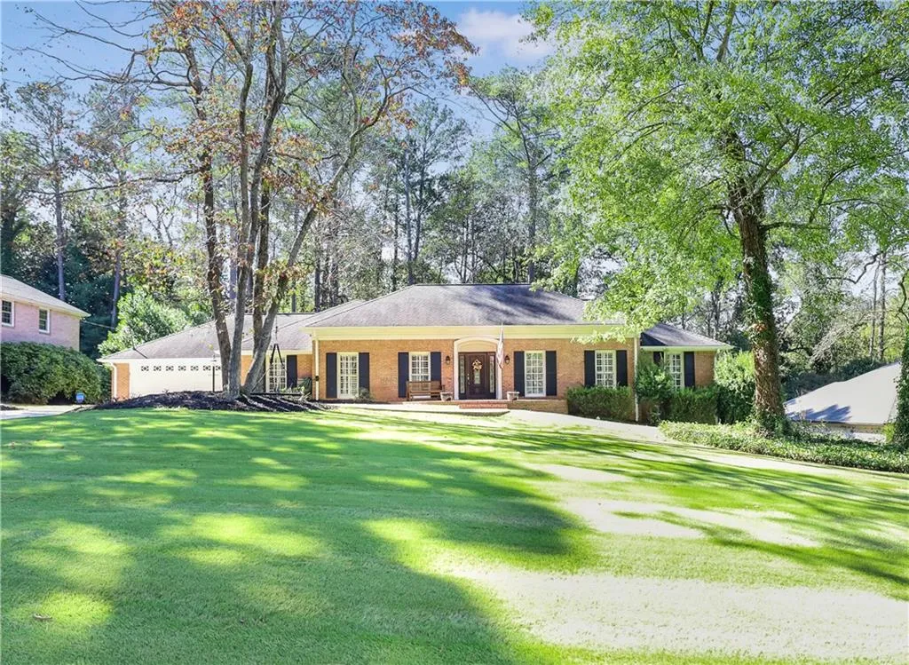 5735 Riverwood Drive, Atlanta, Georgia 30328, 4 Bedrooms Bedrooms, ,3 BathroomsBathrooms,Residential,For Sale,5735 Riverwood Drive,7656382