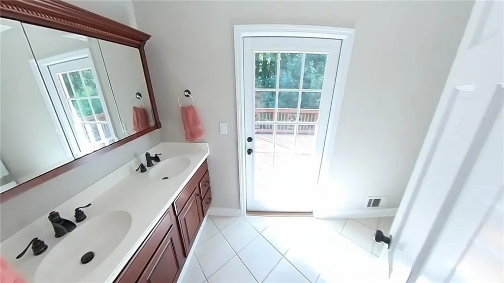 5735 Riverwood Drive, Atlanta, Georgia 30328, 4 Bedrooms Bedrooms, ,3 BathroomsBathrooms,Residential,For Sale,5735 Riverwood Drive,7656382