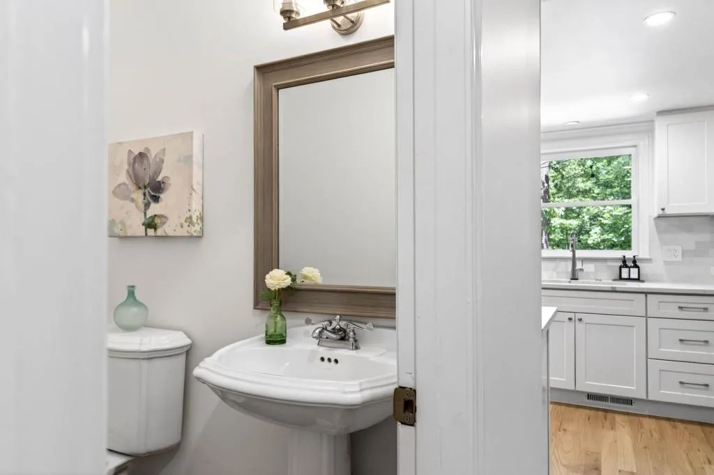 330 High Brook Drive, Atlanta, Georgia 30342, 4 Bedrooms Bedrooms, ,4 BathroomsBathrooms,Residential,For Sale,330 High Brook Drive,7758146