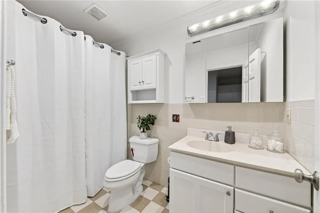 330 High Brook Drive, Atlanta, Georgia 30342, 4 Bedrooms Bedrooms, ,4 BathroomsBathrooms,Residential,For Sale,330 High Brook Drive,7758146