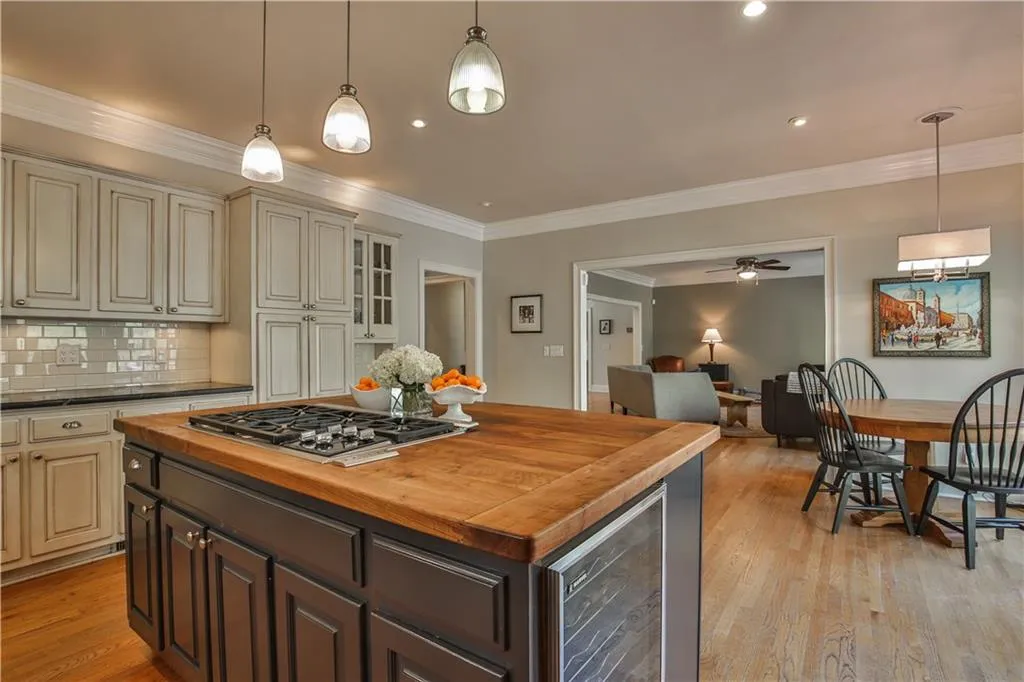 330 Rumford Point, Sandy Springs, Georgia 30350, 6 Bedrooms Bedrooms, ,4 BathroomsBathrooms,Residential,Sold,330 Rumford Point,5995338