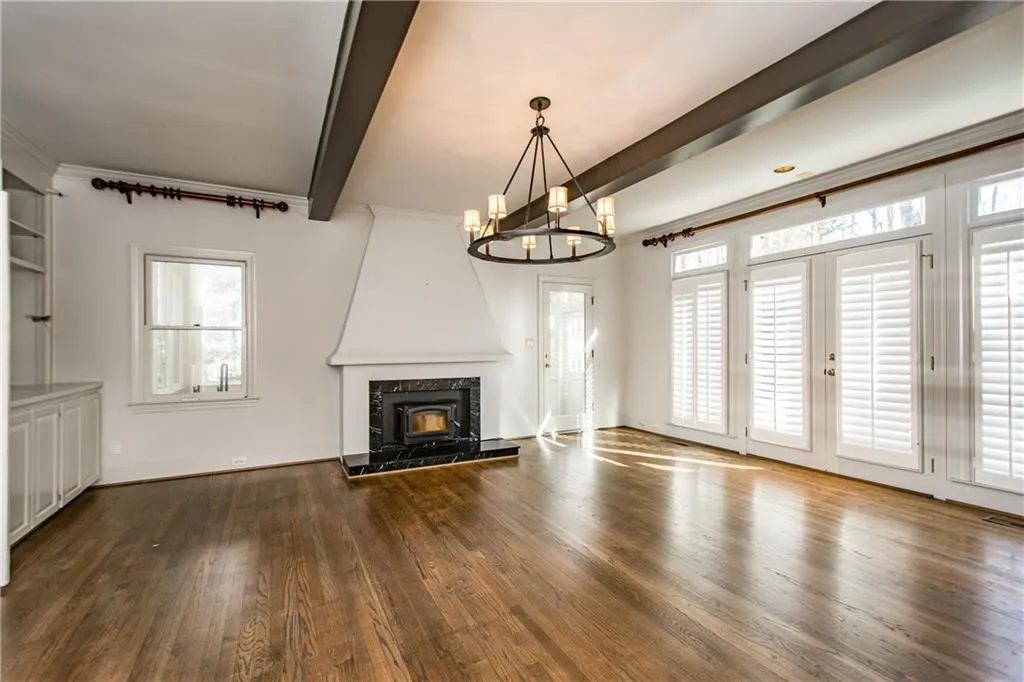 1685 Brandon Hall Drive, Sandy Springs, Georgia 30350, 5 Bedrooms Bedrooms, ,4 BathroomsBathrooms,Residential,Sold,1685 Brandon Hall Drive,6828562