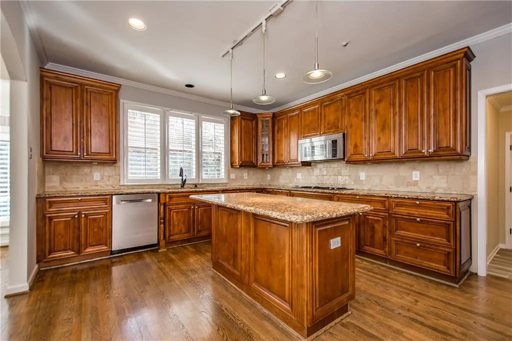 1685 Brandon Hall Drive, Sandy Springs, Georgia 30350, 5 Bedrooms Bedrooms, ,4 BathroomsBathrooms,Residential,Sold,1685 Brandon Hall Drive,6828562