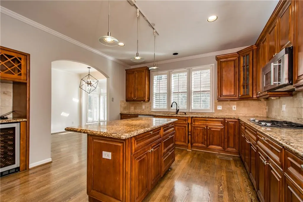 1685 Brandon Hall Drive, Sandy Springs, Georgia 30350, 5 Bedrooms Bedrooms, ,4 BathroomsBathrooms,Residential,Sold,1685 Brandon Hall Drive,6828562