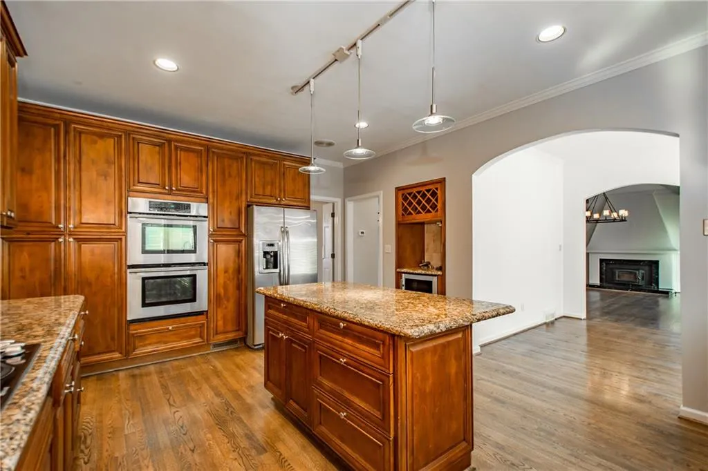 1685 Brandon Hall Drive, Sandy Springs, Georgia 30350, 5 Bedrooms Bedrooms, ,4 BathroomsBathrooms,Residential,Sold,1685 Brandon Hall Drive,6828562