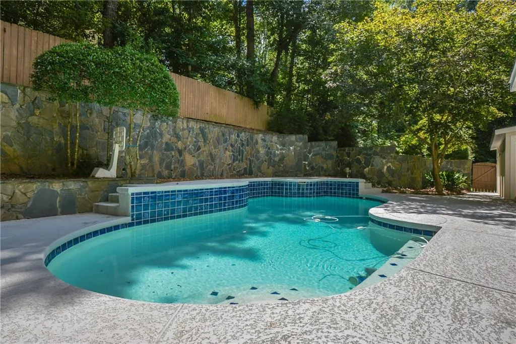 1685 Brandon Hall Drive, Sandy Springs, Georgia 30350, 5 Bedrooms Bedrooms, ,4 BathroomsBathrooms,Residential,Sold,1685 Brandon Hall Drive,6828562