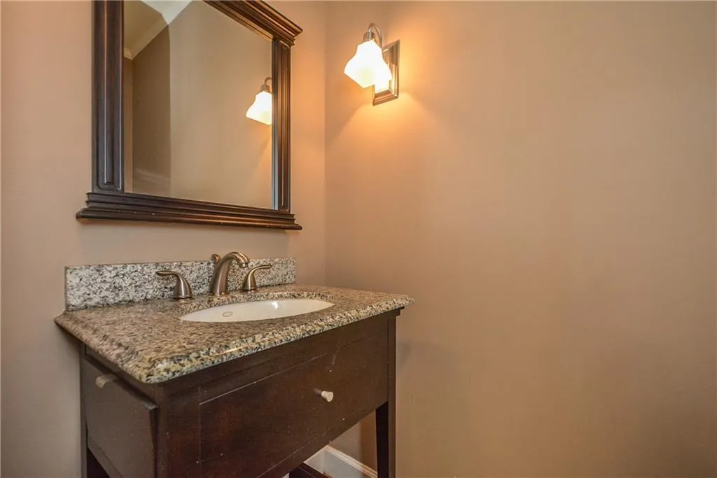 1685 Brandon Hall Drive, Sandy Springs, Georgia 30350, 5 Bedrooms Bedrooms, ,4 BathroomsBathrooms,Residential,Sold,1685 Brandon Hall Drive,6828562