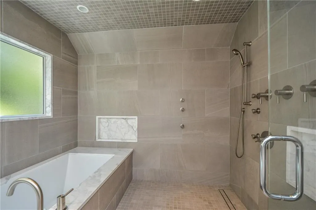 1685 Brandon Hall Drive, Sandy Springs, Georgia 30350, 5 Bedrooms Bedrooms, ,4 BathroomsBathrooms,Residential,Sold,1685 Brandon Hall Drive,6828562