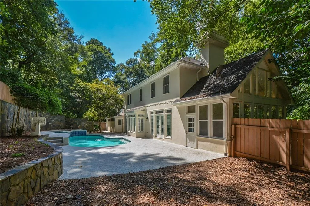 1685 Brandon Hall Drive, Sandy Springs, Georgia 30350, 5 Bedrooms Bedrooms, ,4 BathroomsBathrooms,Residential,Sold,1685 Brandon Hall Drive,6828562