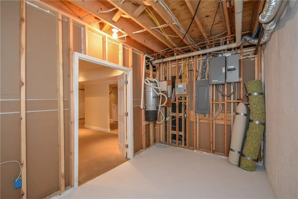 1685 Brandon Hall Drive, Sandy Springs, Georgia 30350, 5 Bedrooms Bedrooms, ,4 BathroomsBathrooms,Residential,Sold,1685 Brandon Hall Drive,6828562