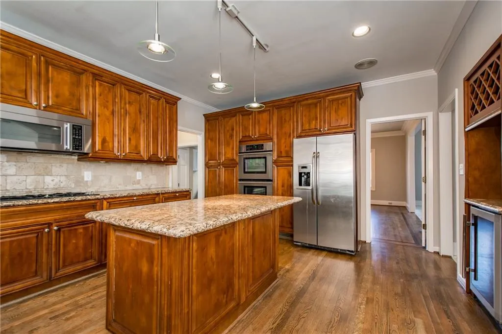 1685 Brandon Hall Drive, Sandy Springs, Georgia 30350, 5 Bedrooms Bedrooms, ,4 BathroomsBathrooms,Residential,Sold,1685 Brandon Hall Drive,6828562