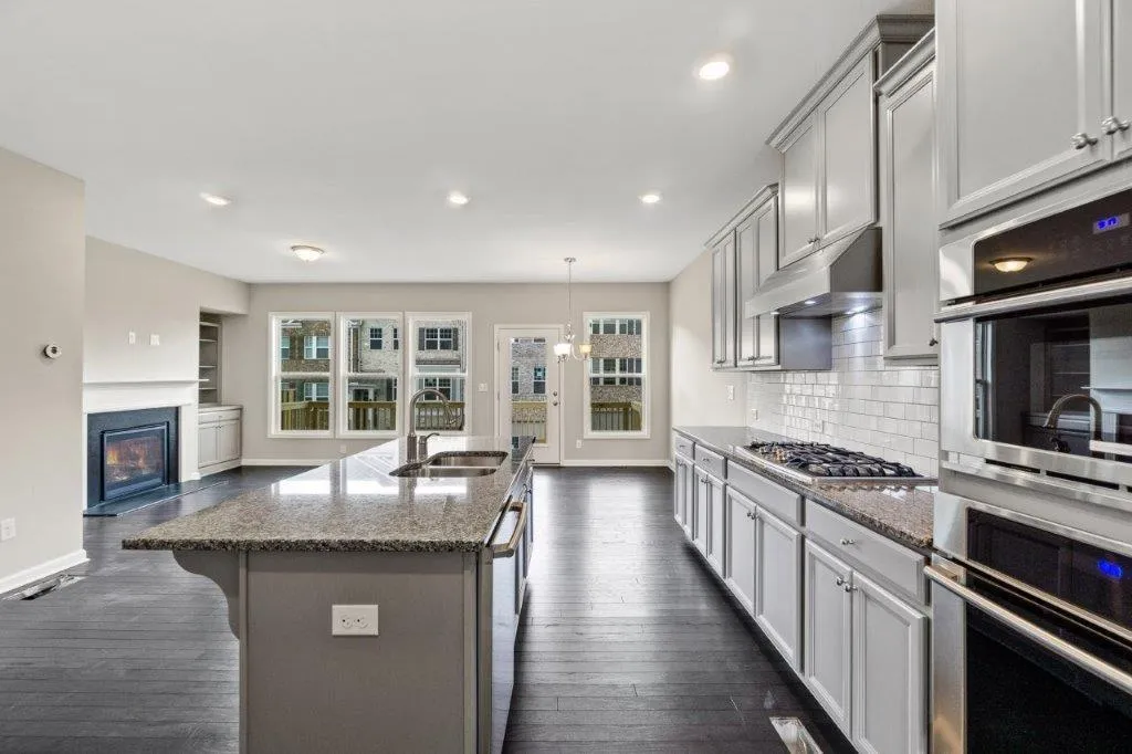 352 Provenance Drive, Sandy Springs, Georgia 30328, 3 Bedrooms Bedrooms, ,3 BathroomsBathrooms,Residential,Sold,352 Provenance Drive,6705933