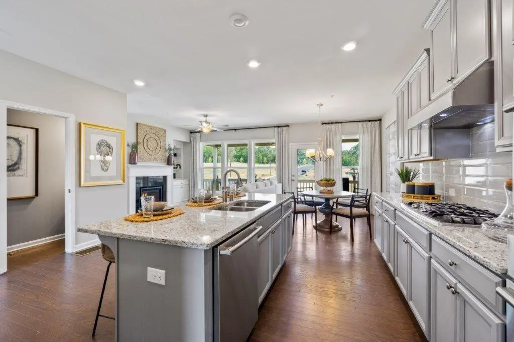 352 Provenance Drive, Sandy Springs, Georgia 30328, 3 Bedrooms Bedrooms, ,3 BathroomsBathrooms,Residential,Sold,352 Provenance Drive,6705933