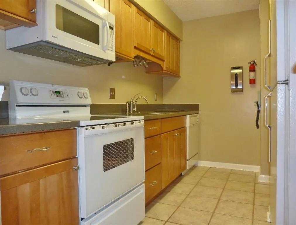 1205 Old Hammond Chase Unit 1205, Sandy Springs, Georgia 30350, 3 Bedrooms Bedrooms, ,2 BathroomsBathrooms,Residential,Sold,1205 Old Hammond Chase Unit 1205,5565984 1205 Old Hammond Chase Unit 1205, Sandy Springs, Georgia 30350, 3 Bedrooms Bedrooms, ,2 BathroomsBathrooms,Residential,Sold,1205 Old Hammond Chase Unit 1205,5565984