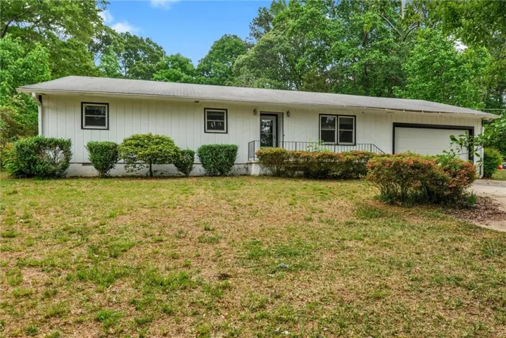 6174 Lower Dixie Lake Road, Union City, Georgia 30291